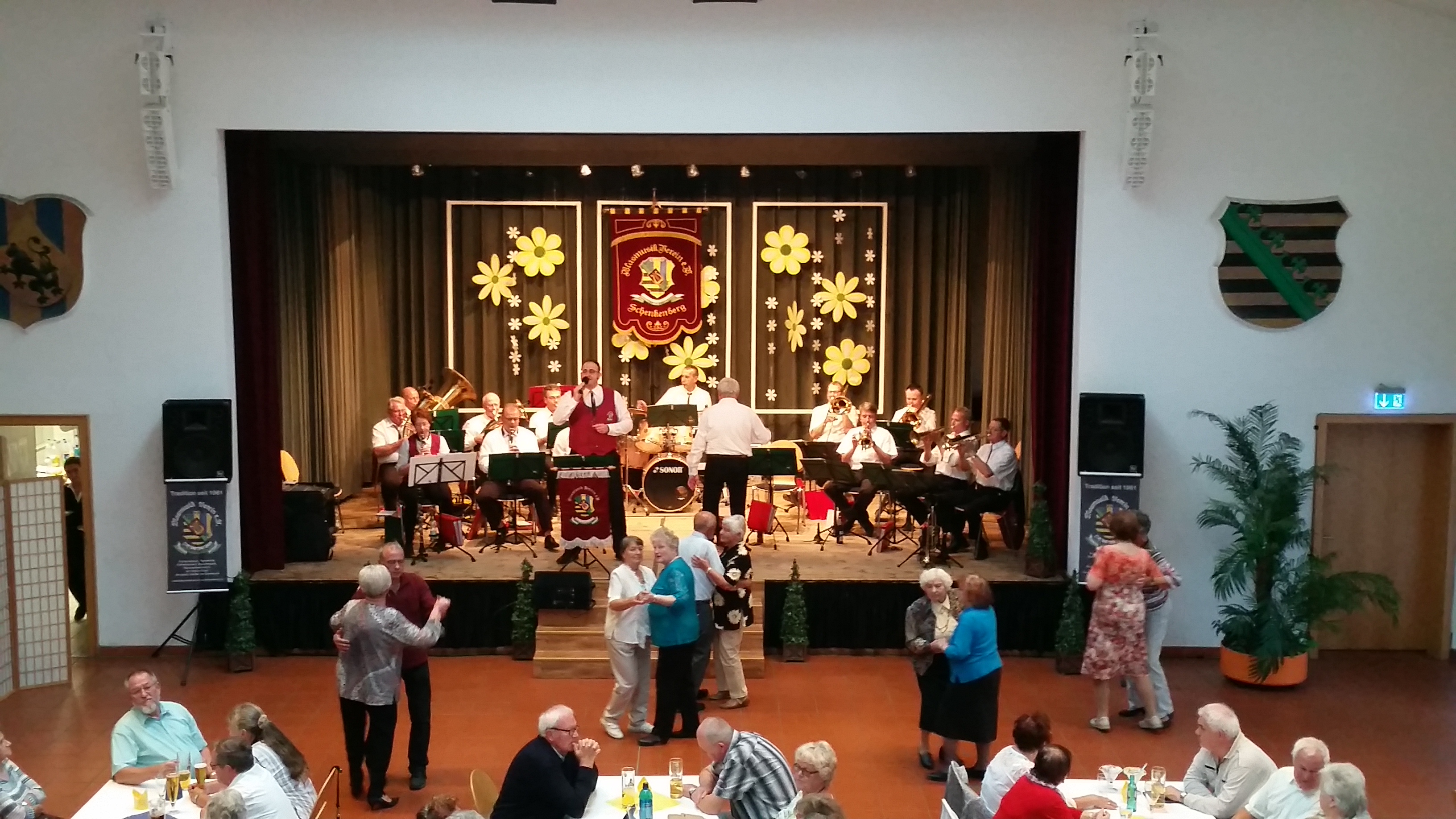 Tanz in den Herbst im Bürgerhaus Delitzsch - Blasmusikverein Schenkenberg e.V.